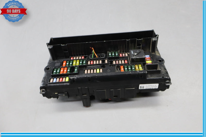 Load image into Gallery viewer, 10-16 BMW 535i GT xDrive Front Power Distribution Fuse Relay Control Box Oem