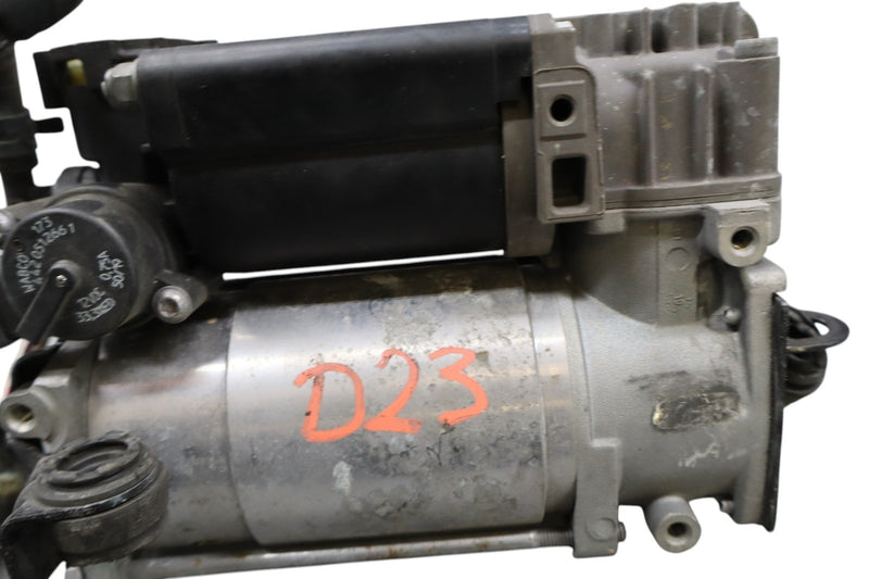 Load image into Gallery viewer, 06-11 Mercedes CLS550 CLS55 AMG W219 Airmatic Air Suspension Compressor Pump Oem