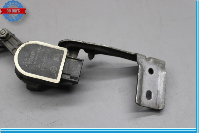 Load image into Gallery viewer, 14-18 Mercedes W117 CLA250 Rear Right Suspension Height Level Sensor Oem