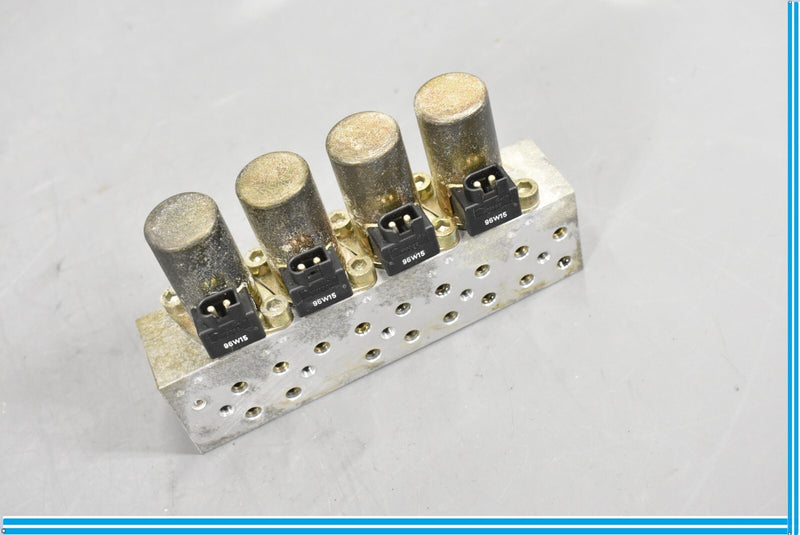 Load image into Gallery viewer, 94-02 Mercedes SL320 SL500 Convertible Top Left Hydraulic Valve Block Oem