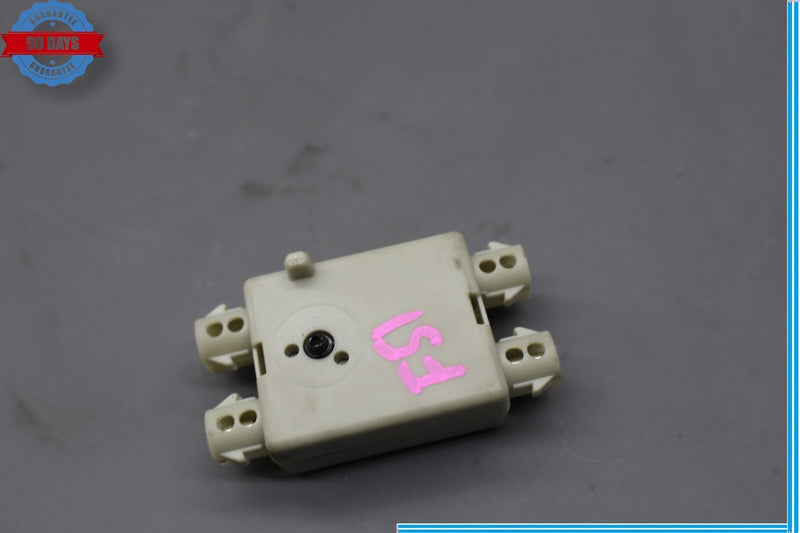 Load image into Gallery viewer, 09-15 BMW 750Li F01 F02 Radio Antenna Signal Trap Circuit Module Unit Oem