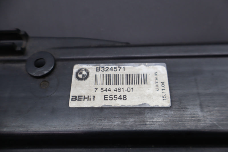 Load image into Gallery viewer, 04-10 BMW 645Ci 650i Radiator Core Upper Support Bracket Shroud Oem