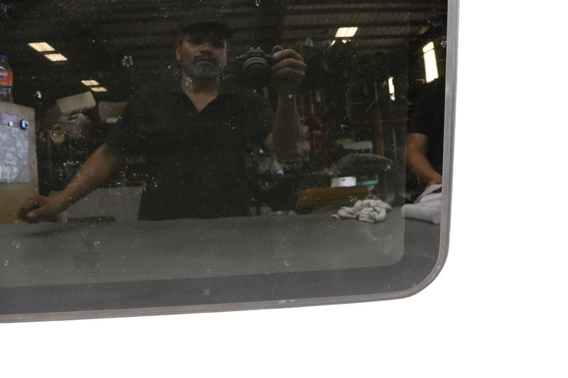 Load image into Gallery viewer, 14-17 Maserati Ghibli M157 Sun Roof Sunroof Top Glass Window Panel 43R001604 Oem