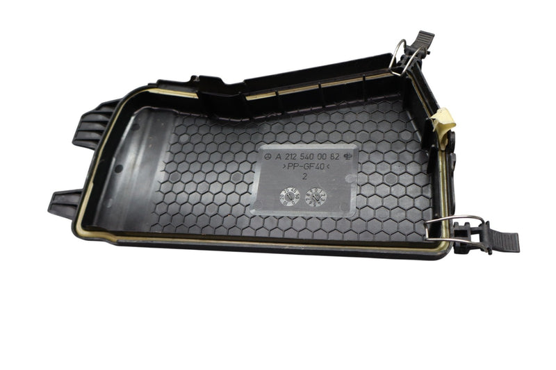 Load image into Gallery viewer, 10-16 Mercedes E350 E550 W212 CLS550 Engine Fuse Box Housing Trim Cover Oem