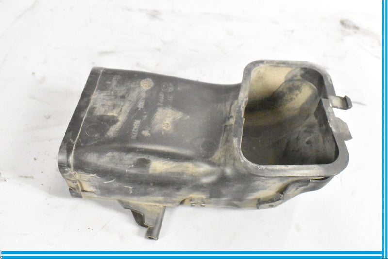 Load image into Gallery viewer, 2009-2015 BMW 750LI F02 Front Right Passenger Engine Air Intake Duct Channel Oem
