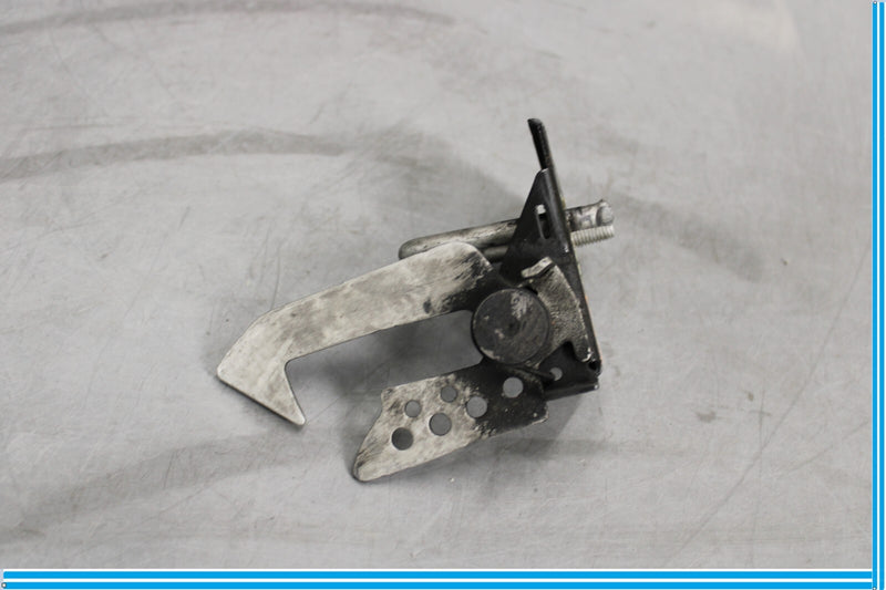 Load image into Gallery viewer, 09-15 BMW 750Li F01 Front Right Passenger Side Bonnet Hood Lock Latch Catch Oem