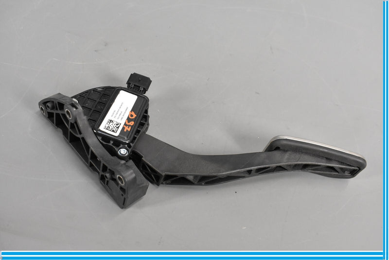 Load image into Gallery viewer, 18-20 Jaguar E-Pace Front Lower Gas Pedal Accelerator Throttle Sensor Oem