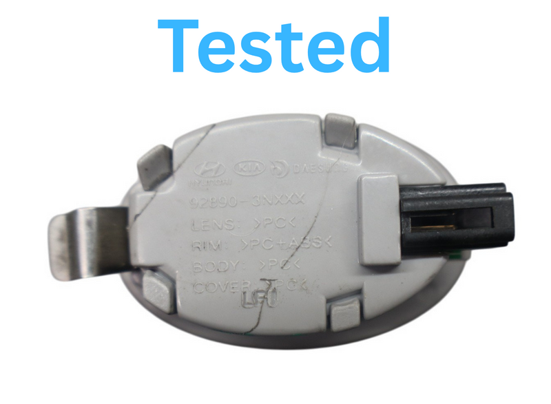 Load image into Gallery viewer, 15-19 Hyundai Genesis G80 Right Overhead Roof Dome Interior Light Lamp Oem