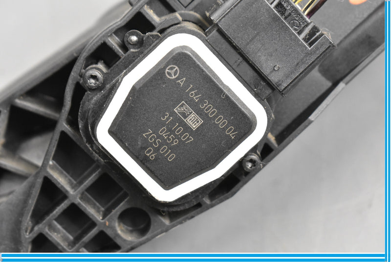 Load image into Gallery viewer, 06-12 Mercedes W164 GL550 GL450 Front Gas Throttle Pedal Accelerator Oem