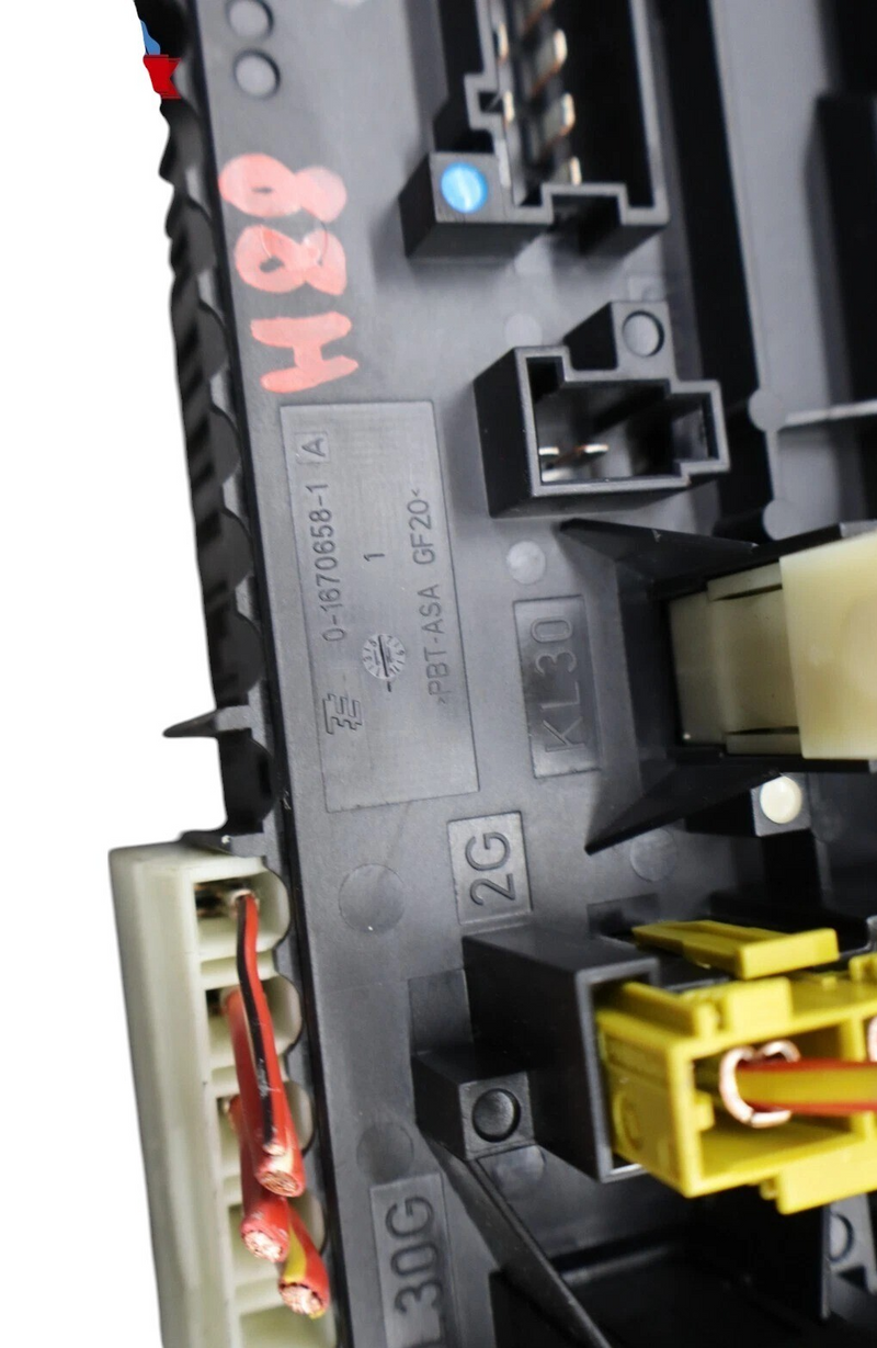 Load image into Gallery viewer, 10-18 Mercedes W218 CLS550 E350 E400 Rear SAM Fuse Box Relay Control Oem