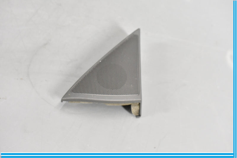 Load image into Gallery viewer, 07-13 Mercedes S550 S600 W221 Front Right Door Tweeter Corner Speaker Cover Oem