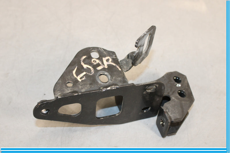 Load image into Gallery viewer, 11-18 Audi A8 Quattro Right Passenger Side Subframe Sub Frame Mount Bracket Oem