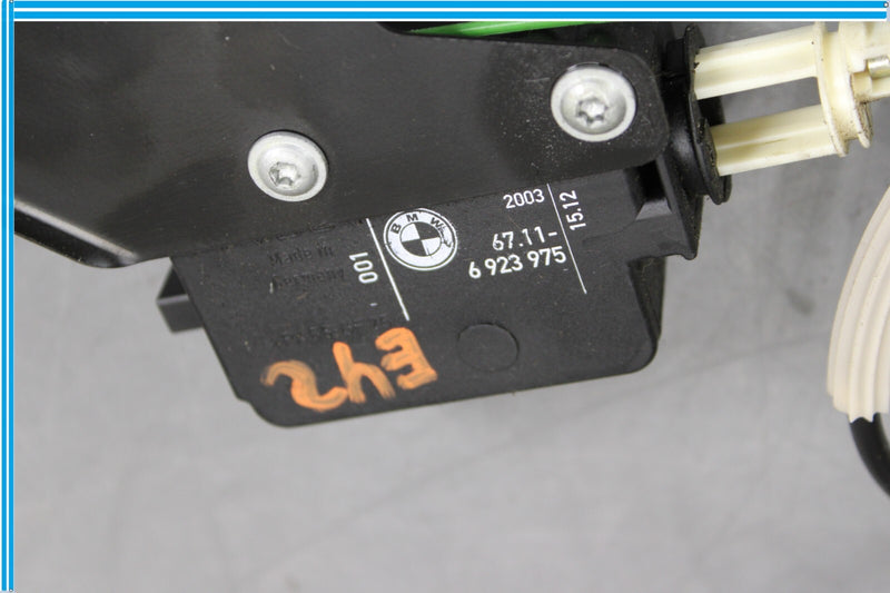 Load image into Gallery viewer, 04-10 BMW 645Ci Convertible Fuel Gas Tank Flap Door Lock Actuator w/Cable Oem