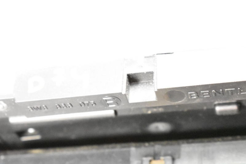 Load image into Gallery viewer, 03-12 Bentley Continental Flying Spur Front / Rear Center Console Ashtray Oem