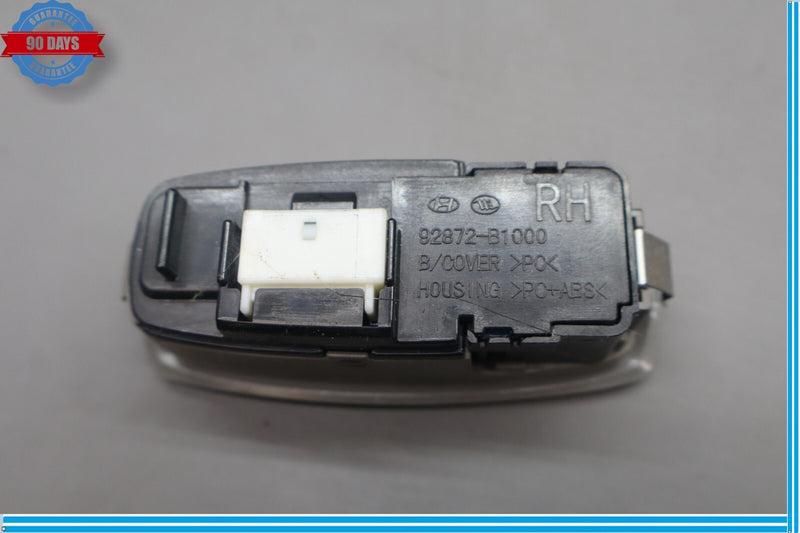 Load image into Gallery viewer, 15-20 Hyundai Genesis G80 Right Passenger Side Reading Dome Light Lamp Oem