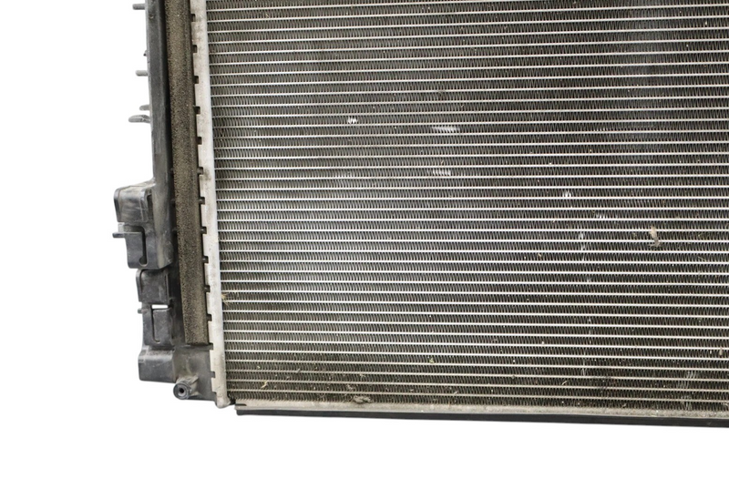 Load image into Gallery viewer, 14-22 Maserati Ghibli Engine Coolant Cooling Water Radiator 670038340 OEM
