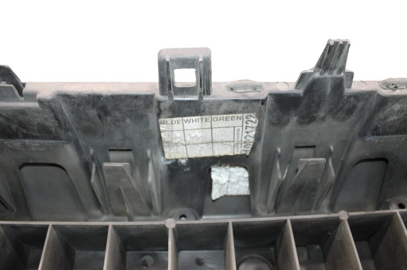 Load image into Gallery viewer, 10-12 Land Rover Range Rover Front Bumper Cover Panel Assembly Black LR017330 EM