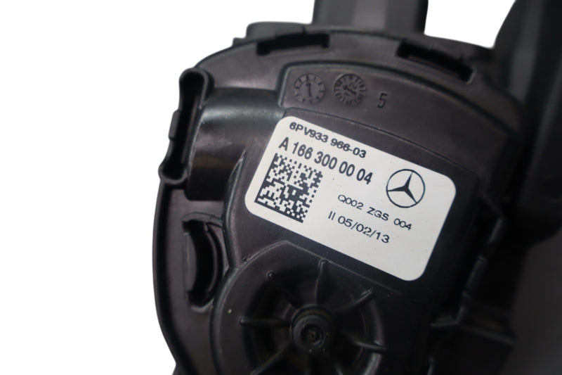 Load image into Gallery viewer, 06-19 Mercedes W164 ML350 GL450 Engine Gas Throttle Pedal Accelerator Oem