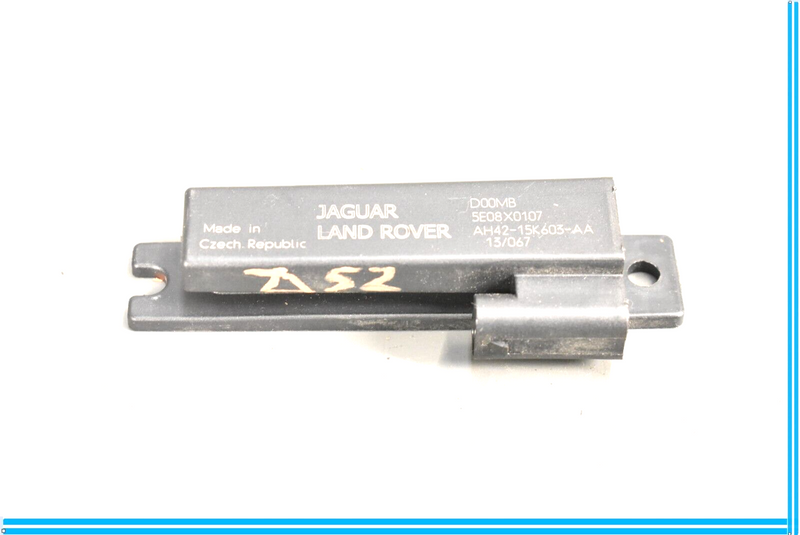 Load image into Gallery viewer, 09-15 Jaguar XF Keyless Entry Antenna Receiver AH42-15K603-AA Oem