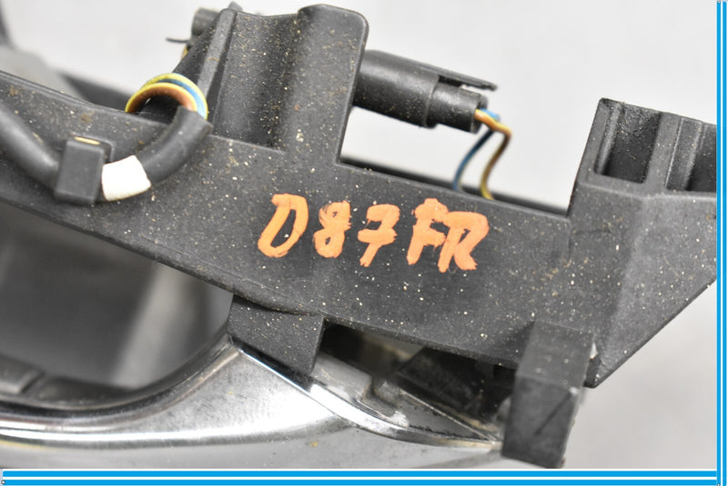 Load image into Gallery viewer, 06-11 Mercedes W219 CLS550 Front Right Passenger Exterior Door Lock Handle Oem