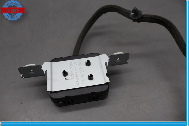 Load image into Gallery viewer, 15-20 Hyundai Genesis Center Dash Navigation GPS Antenna Receiver Module Oem