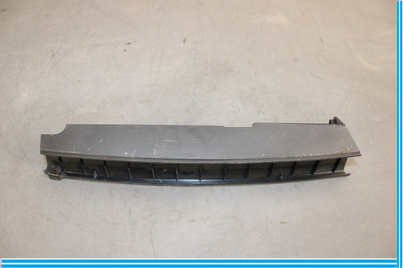 Load image into Gallery viewer, 09-15 BMW 750Li F01 F02 Rear Right Side Door Window Glass Adapter Cover Oem