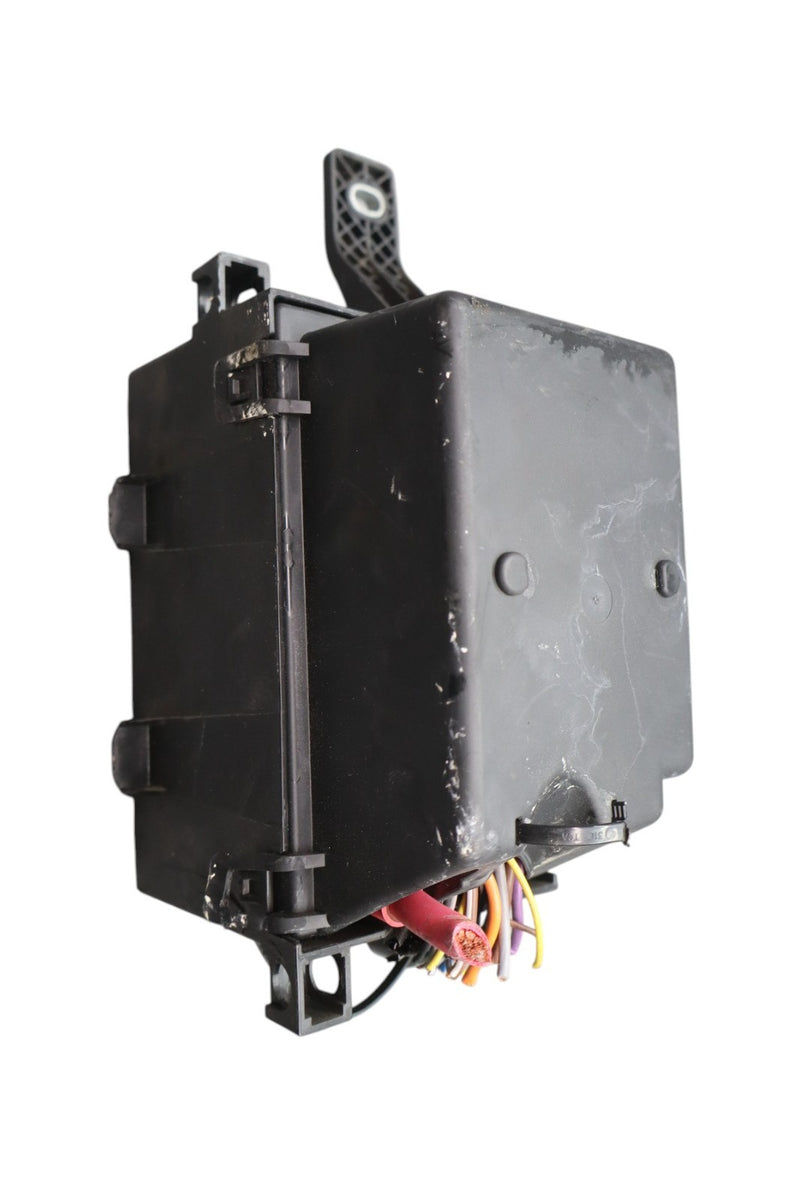 Load image into Gallery viewer, 17-20 Jaguar XE X260 Rear Fuse Relay Box Junction Block GX7314A076DA Oem