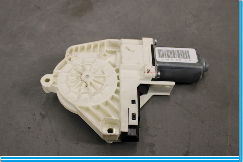 Load image into Gallery viewer, 10-13 Land Rover Range Rover Sport Rear Right Door Window Regulator Motor Oem