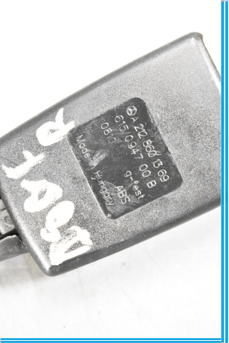 Load image into Gallery viewer, 10-16 Mercedes E350 E550 Front Right Passenger Seat Belt Seatbelt Buckle Oem