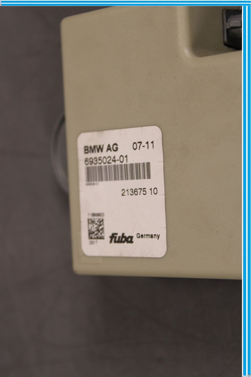 Load image into Gallery viewer, 09-15 BMW 750Li F01 F02 Antenna Amplifier Control Module Unit ECU Oem