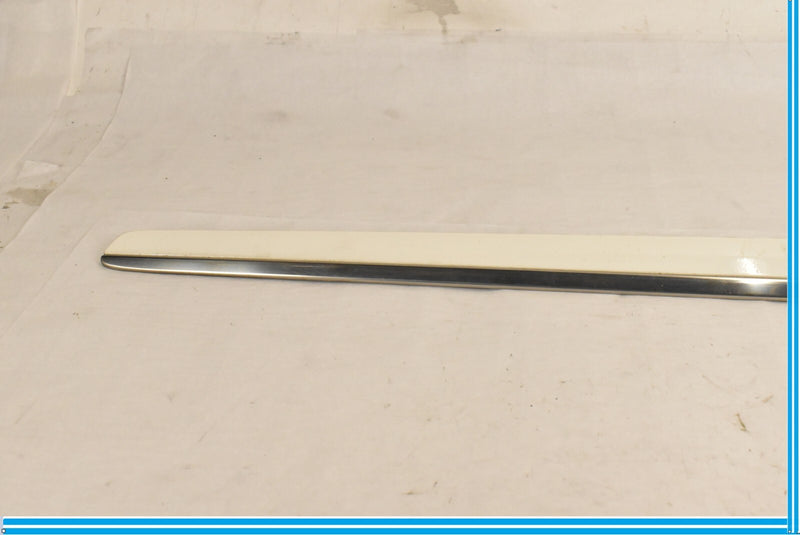 Load image into Gallery viewer, 2007 - 2012 MERCEDES GL550 X164 FRONT RIGHT PASSENGER DOOR TRIM MOLDING