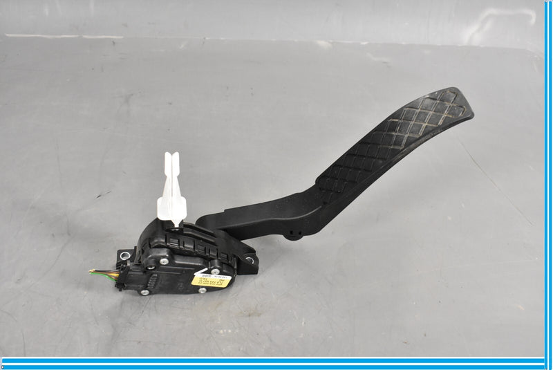 Load image into Gallery viewer, 11-18 Volkswagen VW Touareg Front Lower Gas Acceleration Pedal Oem