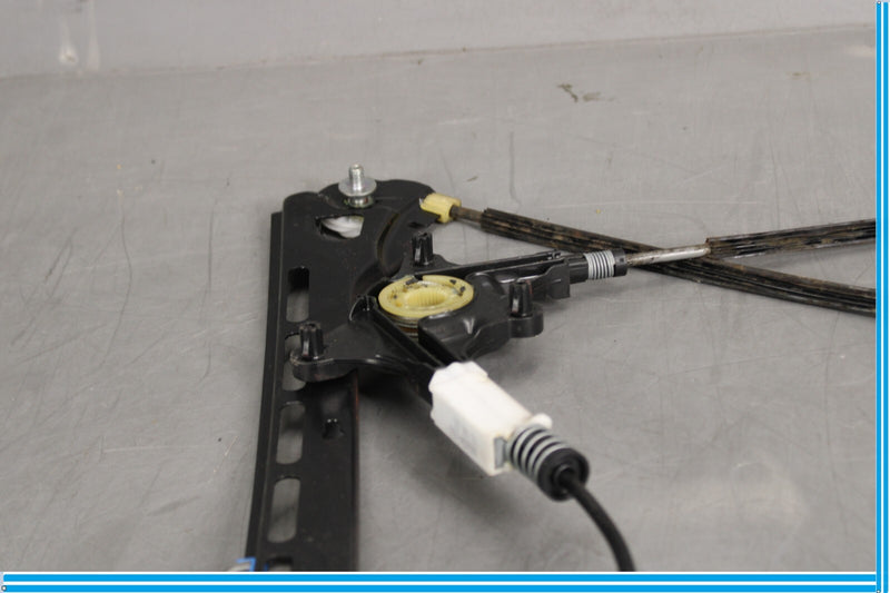 Load image into Gallery viewer, 10-17 Mercedes E350 E550 W207 Coupe Front Left Door Window Regulator Oem