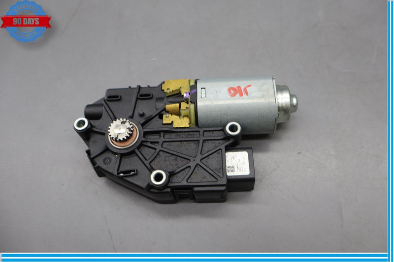 Load image into Gallery viewer, 14-17 Maserati Ghibli S Sunroof Sun Roof Motor Regulator 673000063 Oem