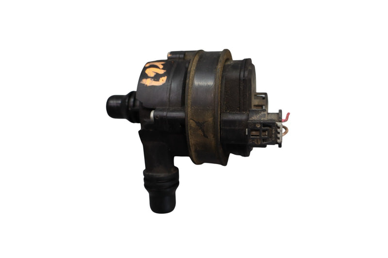 Load image into Gallery viewer, 14-21 BMW i3 101 Hybrid Engine Auxiliary Electric Coolant Water Pump 9147359 Oem