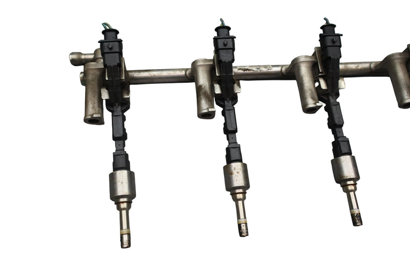 Load image into Gallery viewer, 10-14 Land Rover Range Rover Sport Right Side Fuel Injection Rail Line Oem