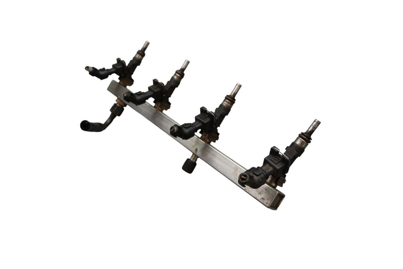 Load image into Gallery viewer, 03-19 Maserati Quattroporte M139 Right Side Fuel Injector Rail With Injector Oem