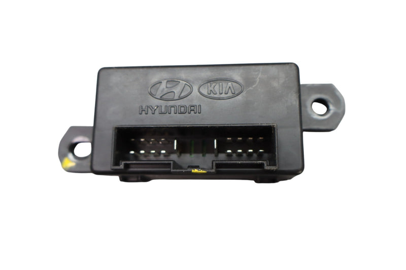 Load image into Gallery viewer, 11–16 Hyundai Equus Rear Seat Power Relay Control Module Unit 895973N000 Oem
