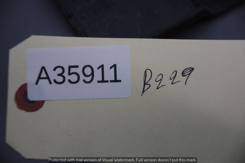 Load image into Gallery viewer, 14-17 LR Range Rover Sport L494 Front Right Headlight Support Mount Bracket Oem