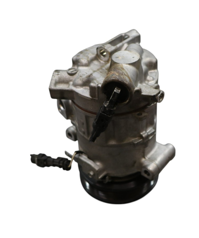 Load image into Gallery viewer, 17-19 Alfa Romeo Giulia 2.0L A/c Ac Air Conditioning Compressor & Clutch Oem