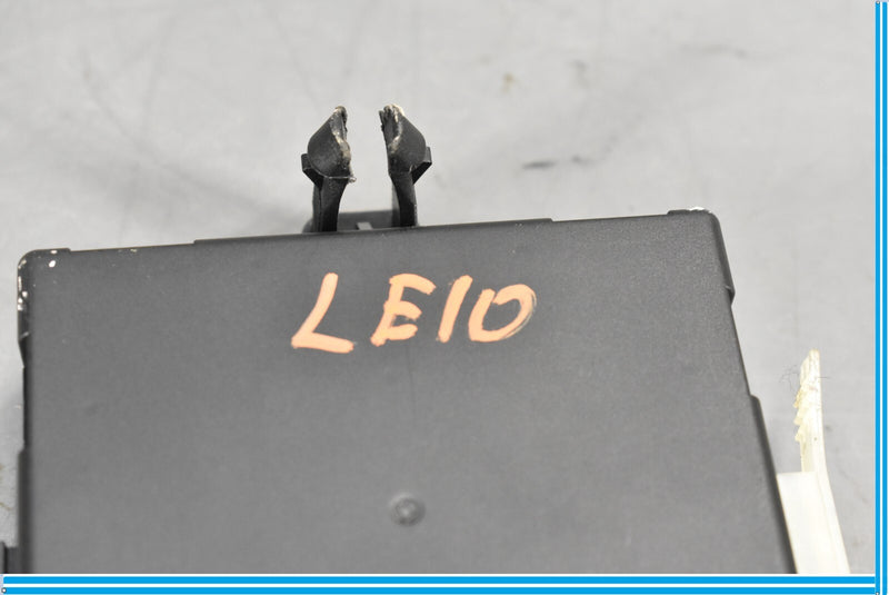 Load image into Gallery viewer, 08-14 Mercedes W204 C250 C350 Front Left Driver Side Door Control Module Oem