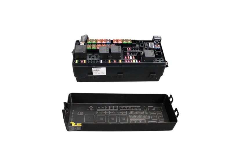 Load image into Gallery viewer, 14-17 Maserati Ghibli Power Distribution Fuse Relay Junction Box 670008649 Oem