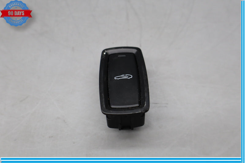 Load image into Gallery viewer, 10-16 Porsche Panamera Rear Left Driver Side Seat Belt Seatbelt Buckle Oem