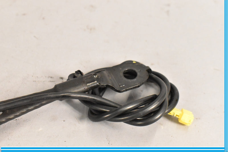 Load image into Gallery viewer, 03-11 Mercedes CLS550 CLS55 AMG E550 W219 Front Right Seat Belt Buckle Oem