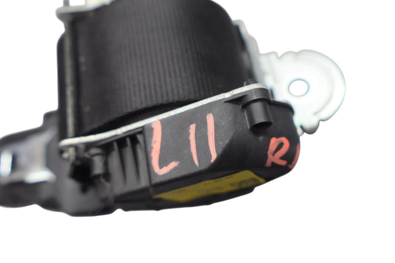 Load image into Gallery viewer, 17-19 Alfa Romeo Giulia 952 Rear Center Seat Belt Seatbelt Retractor Black Oem