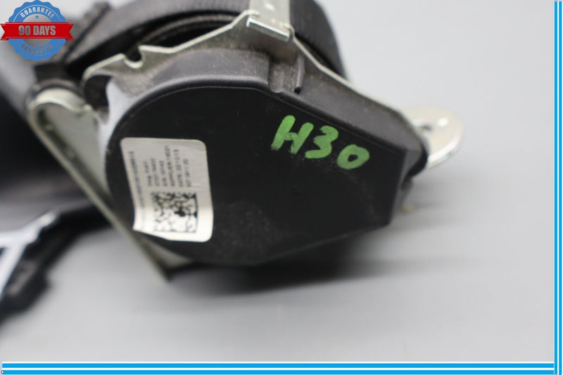 Load image into Gallery viewer, 14-17 Maserati Ghibli Rear Center Seat Belt Retractor 6700174400 Oem