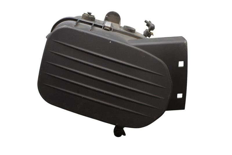 Load image into Gallery viewer, 14-18 Maserati Ghibli Left Driver Side Engine Air Intake Filter 670005844 Oem