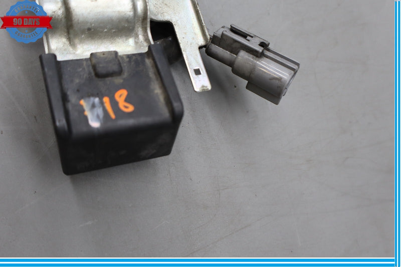 Load image into Gallery viewer, 07-17 Lexus LS460L XF40 A/C Condenser Fuse Relay Module Unit 86516-50010 OEM