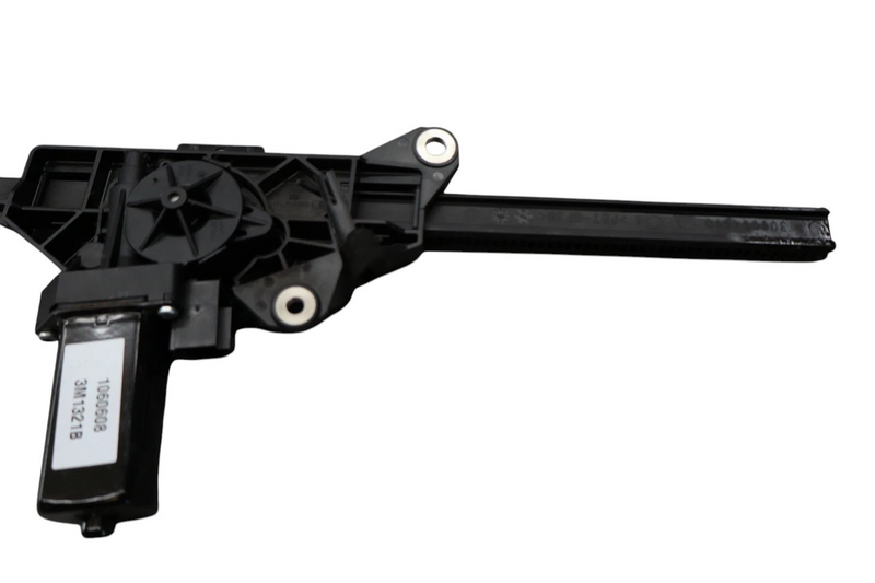 Load image into Gallery viewer, 10-17 Mercedes E350 E550 Convertible Left Seat Belt Feeder Motor 2078600182 Oem