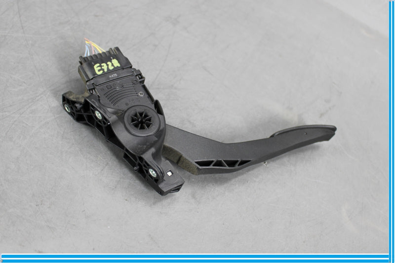Load image into Gallery viewer, 09-15 Jaguar X250 XF XFR Gas Accelerator Pedal W/Pad 9X239F832AA Oem